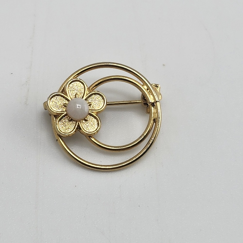 Vintage Gold‎ Tone Circles Flower Brooch